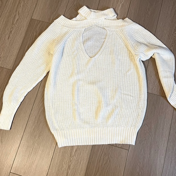 NWOT Free People Half Moon Bay cold shoulder Sweater, size Small - Picture 7 of 8